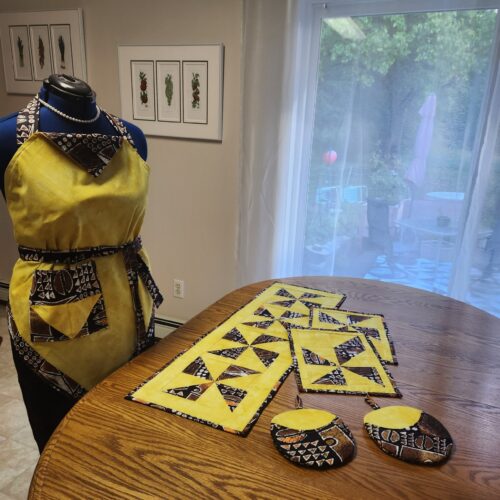 #23-00-00 Table Runner, 2 Placemats, Reversible Apron & 2 Potholders set